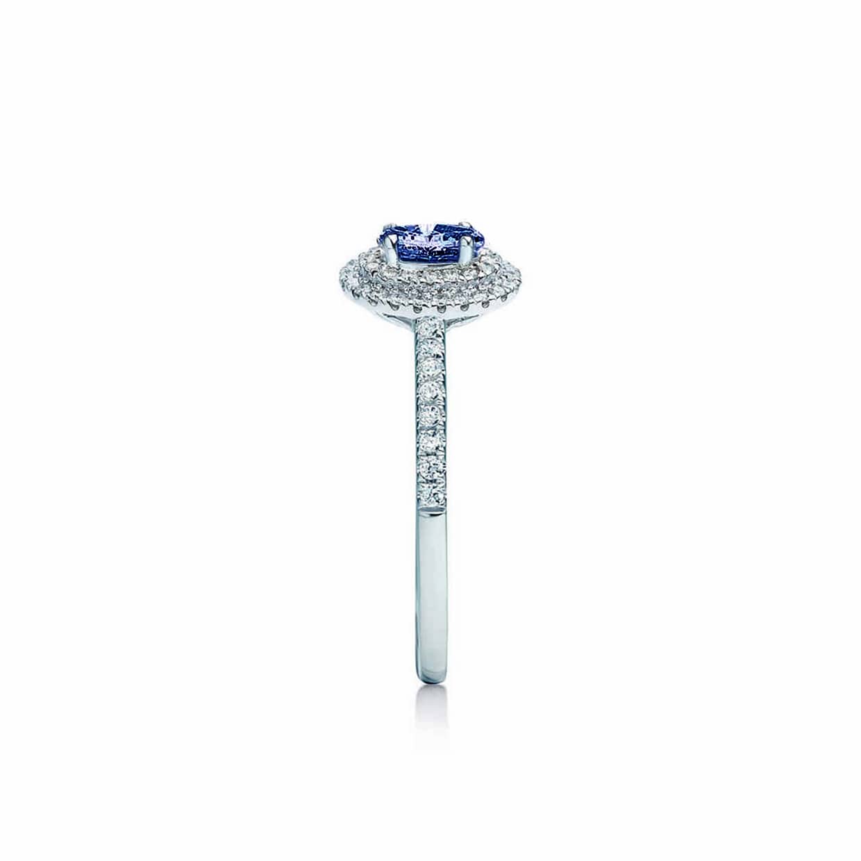 Winston forlovelsesring med blå oval safir og dobbelt diamant halo