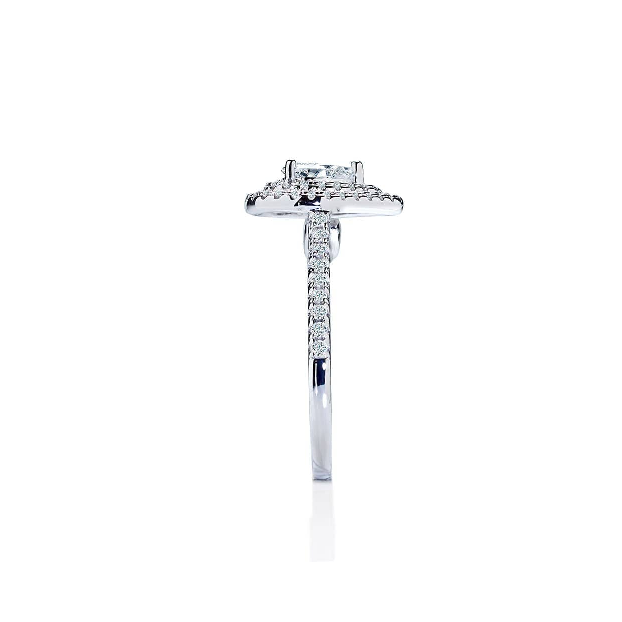 Loving dobbelt diamant halo forlovelsesring med pæreformet safir