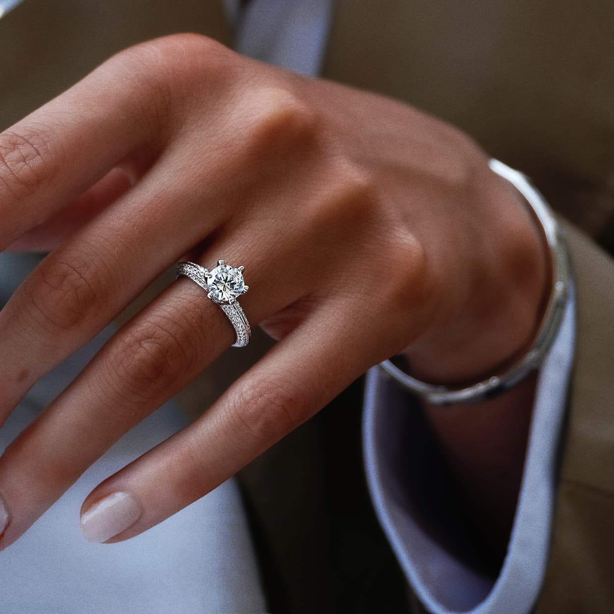 Oxford 6 fatninger solitaire ring med sidesten