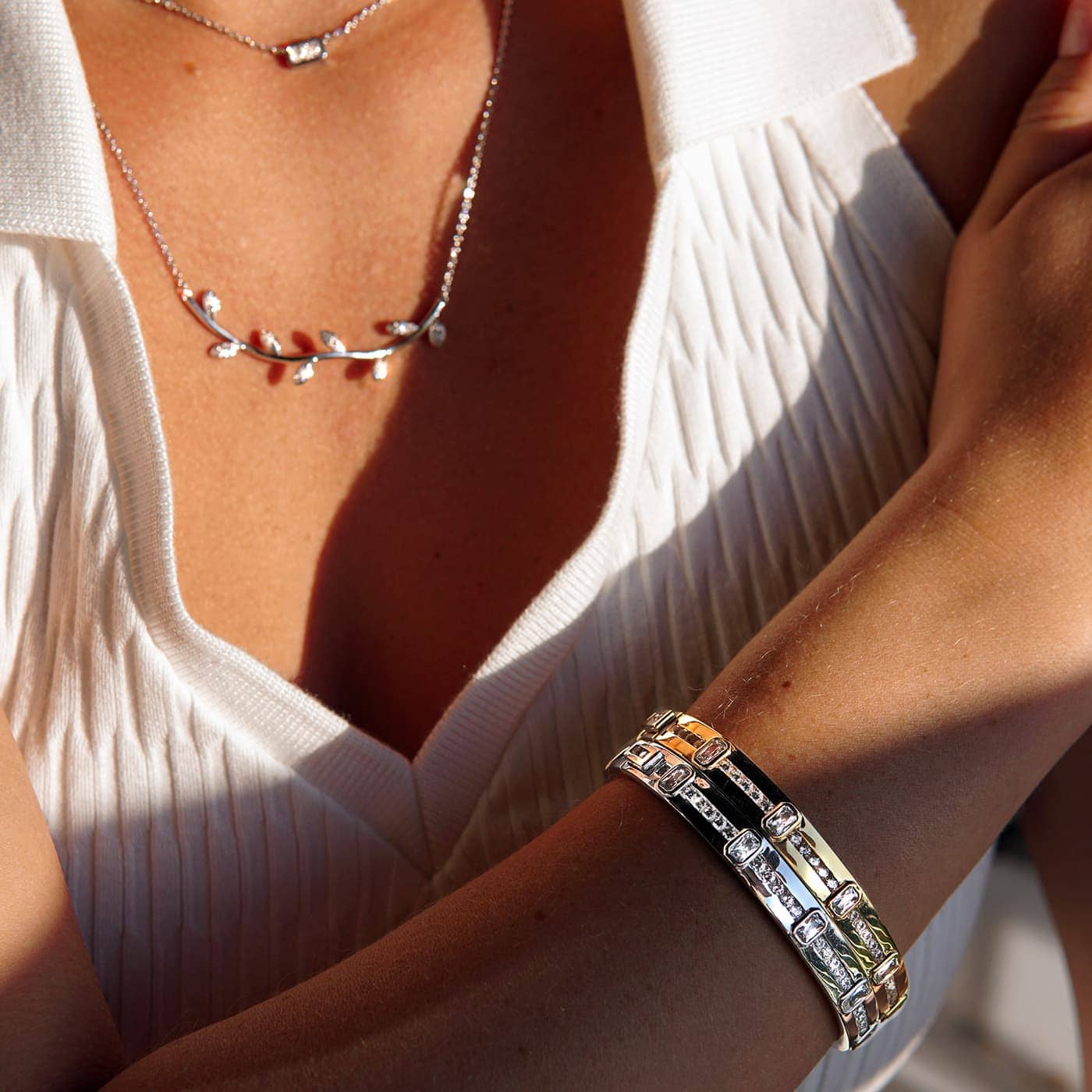 A bangle i forgyldt sterlingsølv