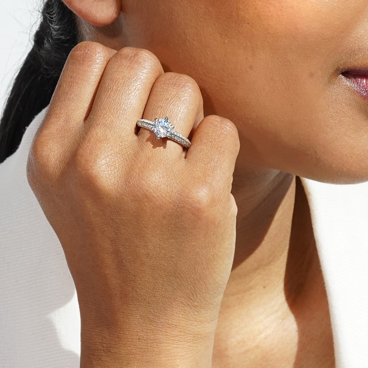 Oxford 6 fatninger solitaire ring med sidesten