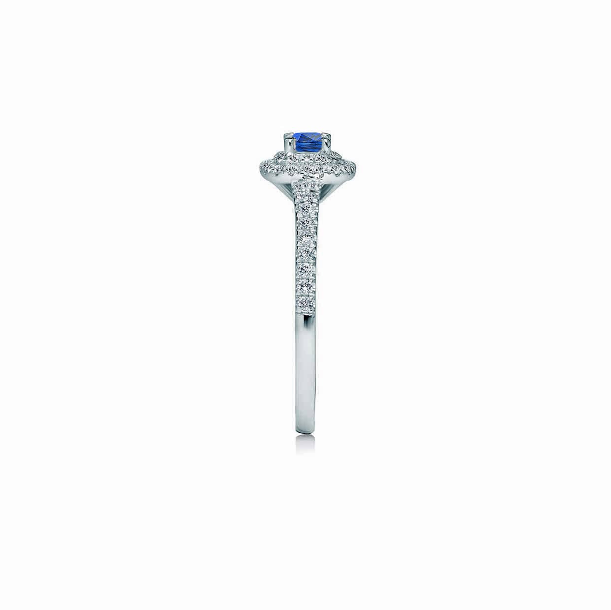 Athen blå cushion cut safir forlovelsesring med dobbelt halo