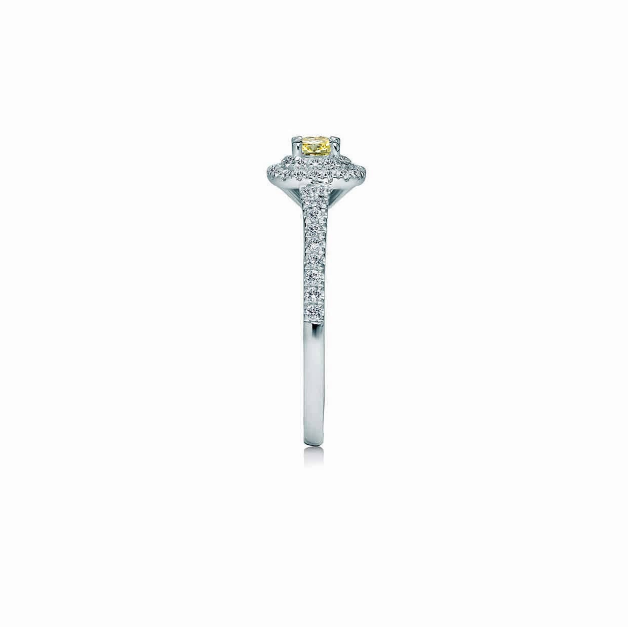 Gul cushion safir forlovelsesring med dobbelt diamant halo