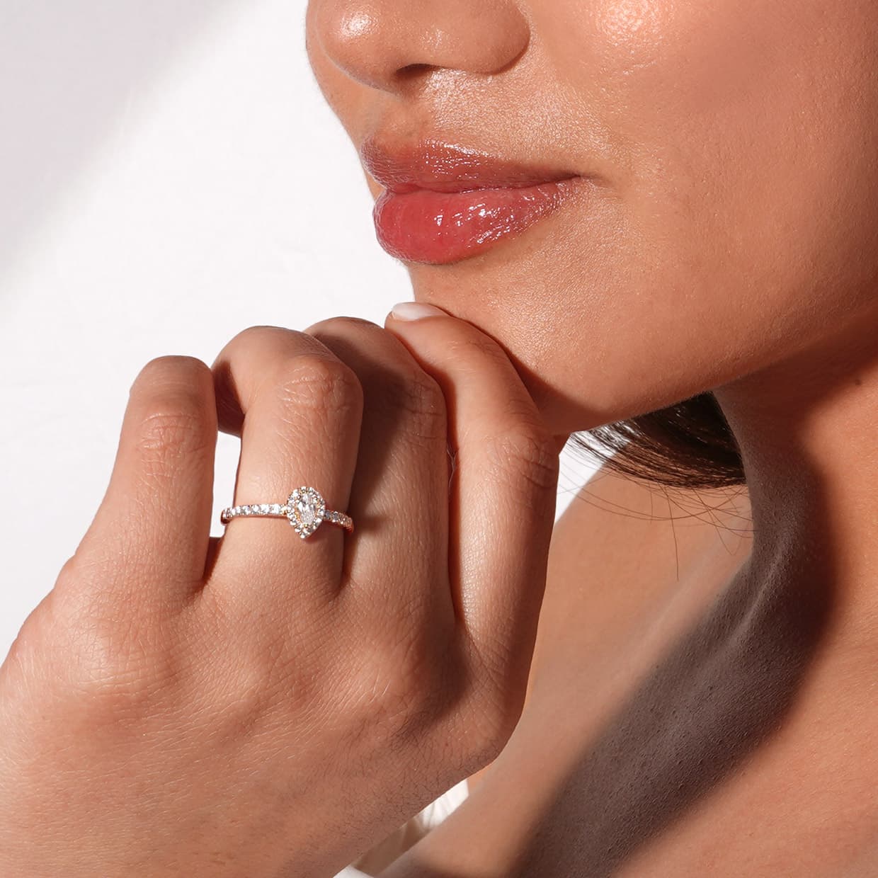 Firenze forlovelsesring med hvid pære cut diamant