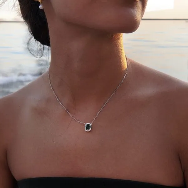 Halsband